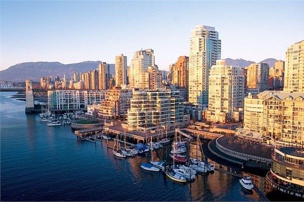 <p><strong>3- Vancouver</strong><br />
Kanada</p>
