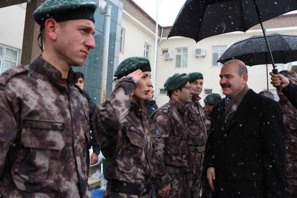 <p>Bizim son zamanlarda müşahede ettiğimiz bir mesele var. Dağlarda yoklar, çekilmişler. Çünkü sizin gücünüz, sizin kuvvetinizden ve bizim güvenlik kuvvetlerimizin ortaya koyduğu iradeden ve milletimizin desteğinden kaçıyorlar. </p>
