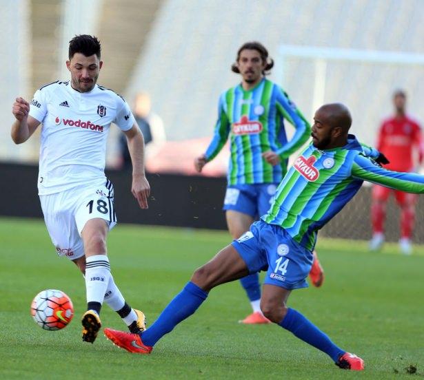 <p><strong>Tolgay’a Napoli kancası</strong></p>
<p>Siyah-beyazlıların bu sezon çok fazla forma şansı bulamasa da Avrupa'da önemli bir piyasası bulunan gurbetçi oyuncusu Tolgay Arslan'a, Serie A takımlarından Napoli talip oldu.</p>