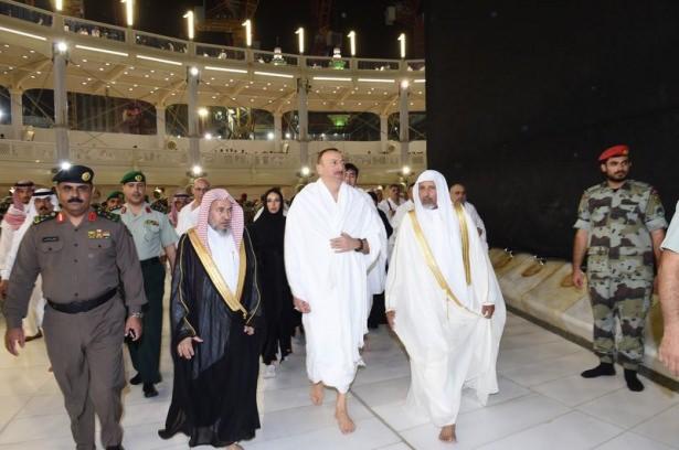 <p>Suudi Arabistan resmi ajansı SPA'da yer alan habere göre, Kral Selman, başkent Riyad'daki sarayında ülkesini ziyaret eden Azerbaycan Cumhurbaşkanı Aliyev ile görüştü.</p>
