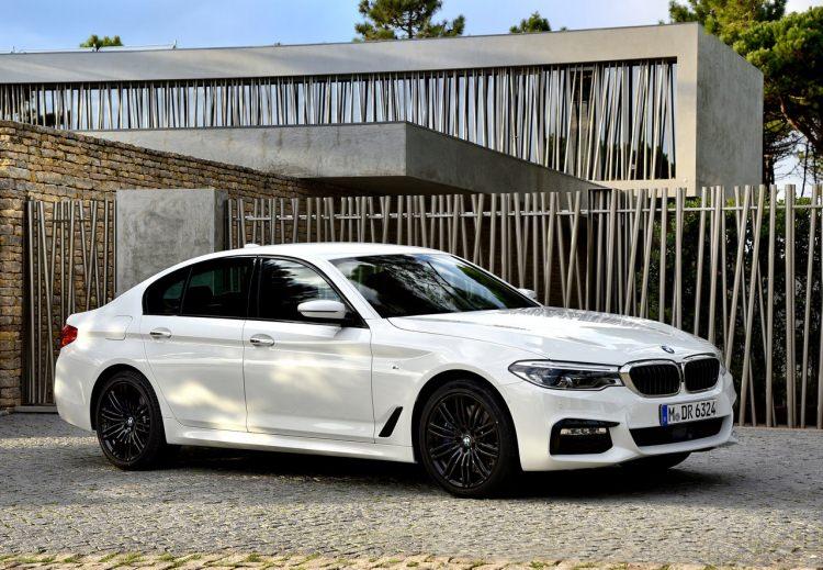 <p>BMW 520d Sedan</p>
<p>2017 çıkışlı başlangıç fiyatı: 404.600 TL<br />
2016 çıkışlı başlangıç fiyatı: 335.400 TL</p>
