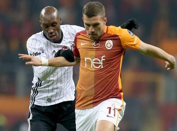 <p>Spor Toto Süper Lig'in 22. haftasında G.Saray ile Beşiktaş'ı karşı karşıya getiren mücadelede objektiflere ilginç bir fotoğraf yansıdı...</p>

