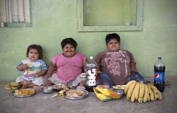 <p>Hindistan'da 3 obez çocuğa sahip bu aile yetkilerden yardım bekliyor...</p>

<p> </p>
