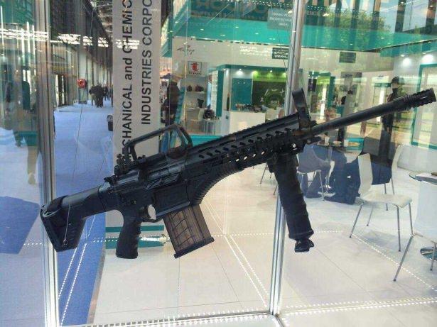 <p>Seri üretime geçilen milli piyade tüfeği MPT-76'nın zorlu testleri geçerek TSK'nın envanterine girdiğini belirten Demirel, tüfeğin ihtiyaç duyulan bölgelerde kullanıldığının altını çizdi. </p>
