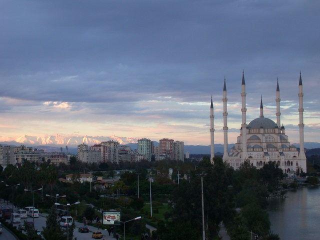 <p><strong>ADANA </strong><br />
GİRİŞ - 71.152 <br />
ÇIKIŞ - 61.391 <br />
FARK - 9.761</p>
