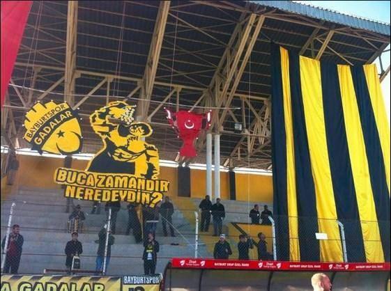 <p>ZTK 3. tur maçında Bucaspor ile karşılaşan Bayburtspor taraftar grubu "Forza Gadalar"dan özel koreografi</p>

<p> </p>
