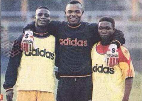 <p>Galatasaray'ın denemek üzere Florya'ya getirdiği Ganalılar.Appiah'ı geri göndermek büyük hata olmuş. (1996)</p>
