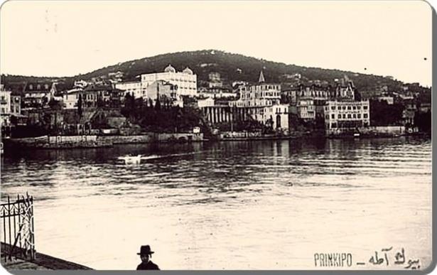 <p>Büyükada 1920'ler </p>

<p> </p>
