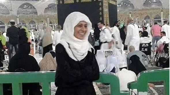 <p><strong>Yıldız Tilbe</strong></p>
<p>"Dünyanın en güzel en özel şehrindeyim. Mekke'deyim çok şükür. Allah isteyen herkese hepimize nasip etsin inşallah. Buralar 33 derece sıcacık her anlamda. Valla buralara gençken gelmek lazım. Benim yaşlarda gelince geç geldiğini anlıyor, 'Keşke daha önce gelseydim' diyor insan. Burada dünyanın her yerinden, her renkte her boyda her dilde her çeşit insan var. Hepsinin amacı dileği aynı"</p>