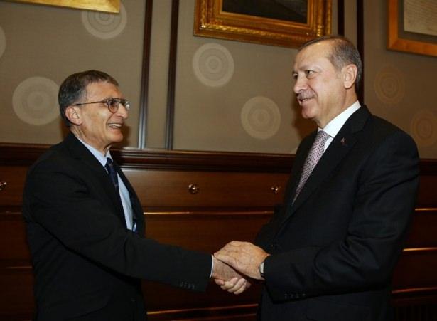 <p>G&Ouml;R&Uuml;ŞME 1,5 SAAT S&Uuml;RD&Uuml;</p>

<p>Cumhurbaşkanlığı K&uuml;lliyesi'nde basına kapalı ger&ccedil;ekleşen kabul, yaklaşık 1,5 saat s&uuml;rd&uuml;.</p>
