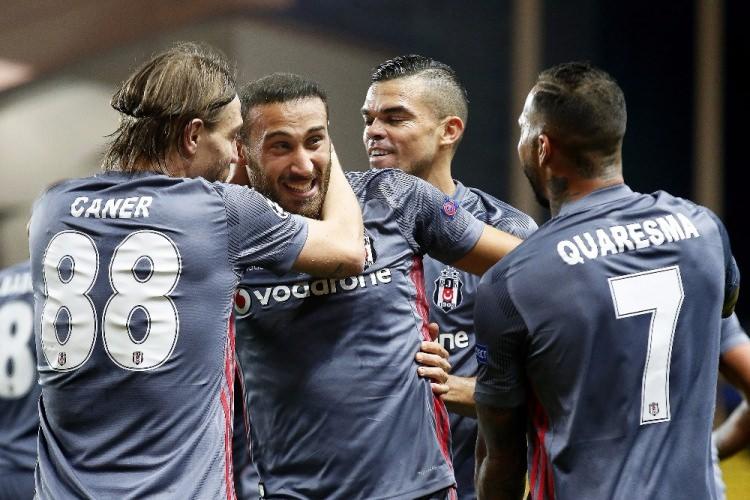 <p>Beşiktaş'ın Şampiyonlar Ligi'nde dün akşam oynanan karşılaşmada Monaco'yu deplasmanda 2-1 yenmisinin ardından Avrupa Basını, Siyah-Beyazlı takımın bu başarısını manşetlerine taşıdı.</p>
