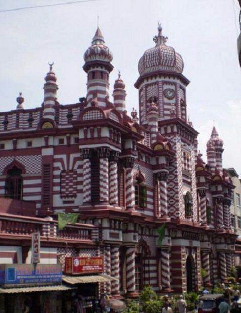 <p>Jami Ul-Alfar Camii-Colombo</p>
<p> </p>
