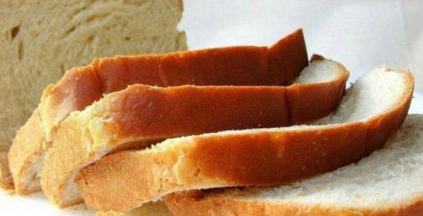 <p>Ekmeklerinizin daha uzun süre taze kalmasını istiyorsanız, bir parça temiz ve taze kereviz sapıyla birlikte saklayın.</p>
<p> </p>