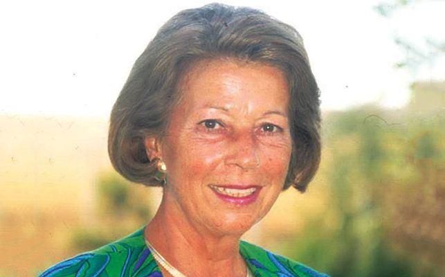 <p><strong>Filiz Dinçmen</strong></p>
<p>İlk kadın büyükelçi</p>