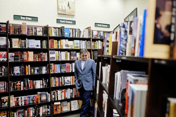 <p>11. Cumhurbaşkanı Abdullah Gül'ün görevinin son üç yılında çekilen 93 özel fotoğrafı bir Kitapta toplandı.</p>

