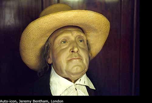 <p>Faydacılık(Utilitarianism) akımının 1832'de ölen kurucusu İngiliz filozof Jeremy Bentham'ın mumyalanmış cesedi kurucularından olduğu üniversitede  sergileniyor.</p>

<p> </p>
