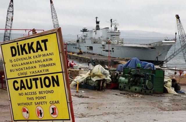 <p>Gemiden çıkacak metallerden bazıları şöyle:: 830 ton demir, 637 ton izole bakır, 427 ton temiz bakır, 307 ton alüminyum 144 ton paslanmas çelik, 63 ton bronz ve 4.5 ton çinko.</p>

<p> </p>
