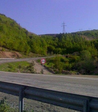 <p><strong>Geminbeli Geçidi</strong><br />
2010 metrelik rakımı ve dar yollarıyla listeye giren Geminbeli Geçidi Sivas'ta bulunmaktadır.</p>