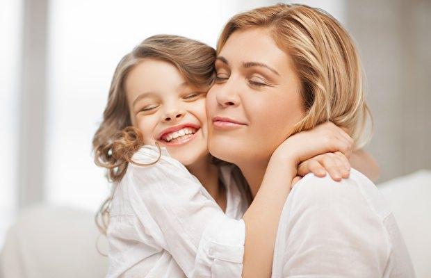 <p><strong>GÜLÜMSEYİN</strong></p>
<p>Çocuğunuzun tuhaf davranışları sizi ya delirtecek ya da güldürecektir. Siz gülmeyi tercih edin.</p>