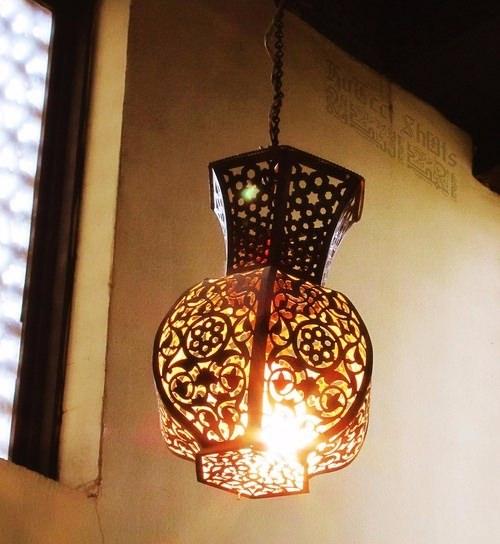 <p> Kurban bayramında kurban kesilmeden bir şey yemezdi.</p>
<p> </p>