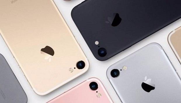 <p>Söz konusu depolama alanı olduğunda Apple rakiplerinden bir adım önde. iPhone 7 ve 7 Plus 32GB, 128GB, 256GB seçenekleri ile raflardaki yerini alacak.</p>

<p> </p>
