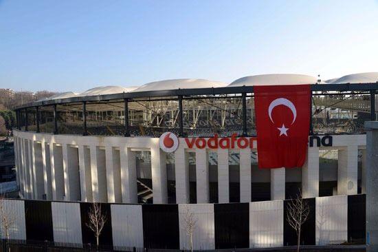 <p>Beşiktaş'ın taraftar grubu Çarşı, Beşiktaş'taki patlamayı protesto etmek için Vodafone Arena Stadı'na yürüyeceğini duyurdu. Tüm taraftar grupları da yürüyüşe davet edildi.</p>
<p> </p>