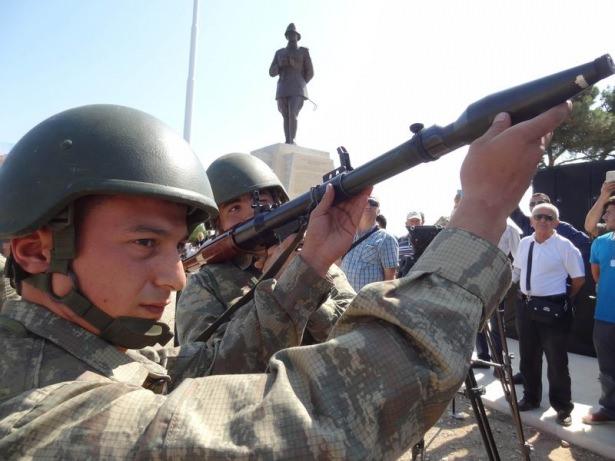 <p>Akbaş, 10 Ağustos 1915 sabahının ilk ışıklarıyla Çanakkale Savaşları'nın dönüm noktası olan son süngü savaşının başladığını hatırlattı.</p>
<p> </p>