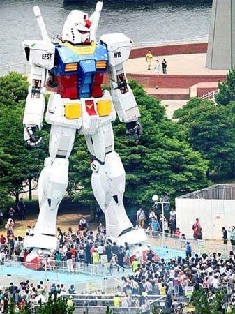 <p>Japonya'da çizgi film karakteri olan robot 'Gundam' böyle canlandırıldı.</p>
<p> </p>