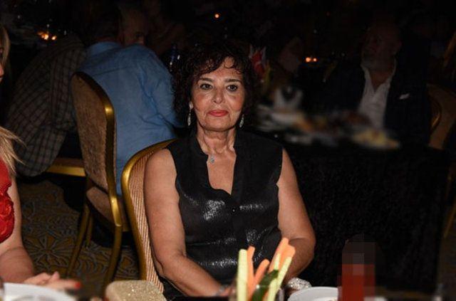 <p>Serdar Ortaç'ın annesi Nesrin Ortaç</p>