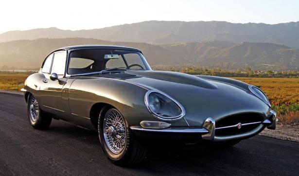 <p>Elektrikli araçlar üreten Tesla'nın da sahibi olan Elon Musk, 1967 model Jaguar kullanıyor.</p>