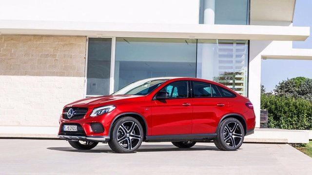 <p><strong>ÖZELLİKLERİ </strong><br />
9 ileri otomatik şanzıman <br />
258 beygir 350 d 4 MATIC motor <br />
557-585 beygir AMG 63 ve 63S versiyon <br />
Kompakt direksiyon <br />
Airmatic havalı süspansiyon <br />
ADS Plus sistemi <br />
Pre-Safe güvenlik sistemi</p>