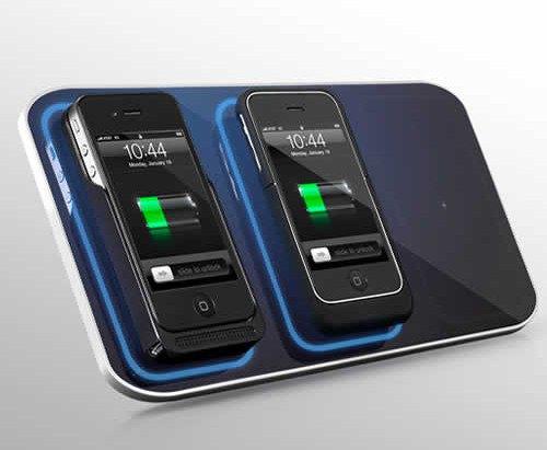 <p>Kablosuz Şarj ve Hızlı Şarj</p>

<p>2014 ile kullanıma açılan kablosuz şarj teknolojileri ve 2014 sonlarında duyurulan hızlı şarj teknolojileri ile 2015 yılına gelindiğinde bu tarz şarj teknolojilerinin mobil cihazlarımızda artık standart olması bekleniliyor. Ancak beklentiler mobil cihazların kutu içeriğinde hızlı şarjın, buna ek aksesuar olarak alınabilecen kablosuz şarj teknolojisinin kullanılması şeklinde olacağı yönünde.</p>
