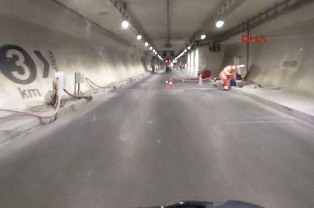 <p>Avrasya Tüneli, sis, buzlanma gibi olumsuz hava koşullarında da kesintisiz yolculuk yapılmasını sağlayacak.</p>
<p> </p>