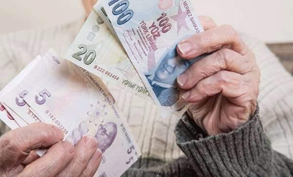 <p><strong>KAMUYA OLAN BORÇLAR BİTİYOR</strong></p>

<p>Vergi, prim, trafik cezası, öğrenim kredisi, su gibi kamuya olan borçları yapılandırmak için başvuru süresi 25 Kasım'da sona eriyor. 25 Kasım günü mesai bitimine kadar başvuranlar; vergi, prim, trafik cezası, öğrenim kredisi, su gibi borçlarını yapılandırabilecek. Borcunu yapılandıranlar, peşin ödemeyi ya da ilk taksit ödemesini Maliye'ye olan borçlar için 31 Kasım'a, prim borçları için 2 Ocak 2017'ye kadar yatıracak. Yapılandırma ile vatandaş borçtan kolayca kurtulma imkanı elde edecek. </p>
