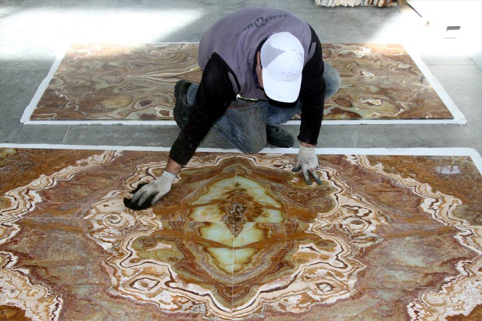 <p>Üretilen mermerin çok beğenildiğini aktaran Javadı, şunları kaydetti:</p>