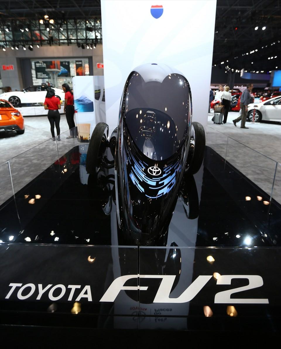 <p>Fuarda Toyota'nın iki adet tamamen elektrikli modeli tanıtıldı.</p>
