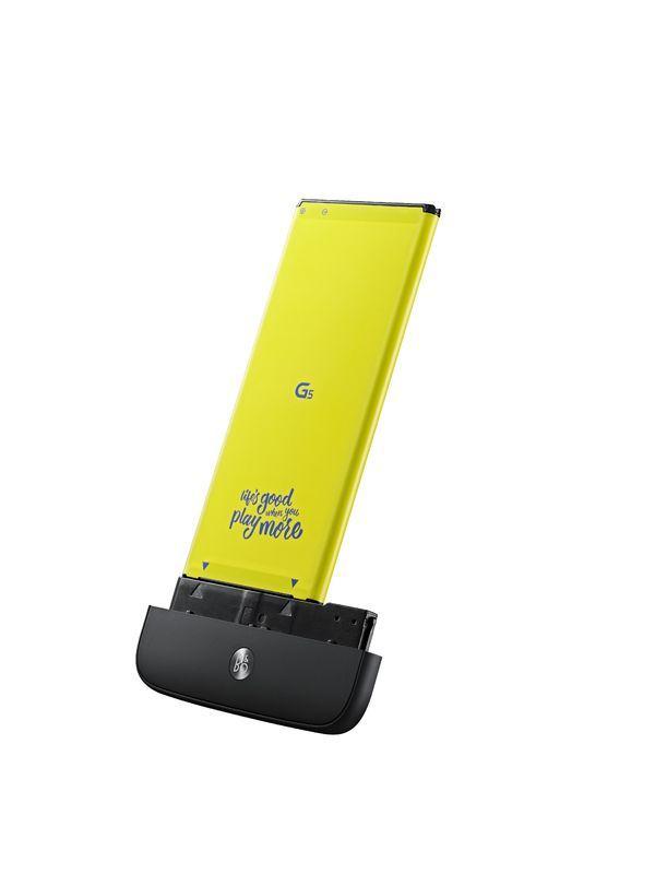 <p>LG G5'te <strong>5.3 inç</strong> büyüklüğünde bir ekran yer alıyor ve ekran <strong>1440x2560 piksel</strong> çözünürlüğünde 554 ppi piksel yoğunluğuna sahip.</p>
