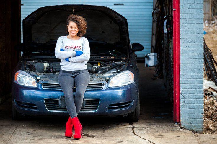 <p>Amerika’da kadınlara özel açılan otomobil tamircisi müşterilerini hem şaşırtıyor hem şımartıyor. </p>
