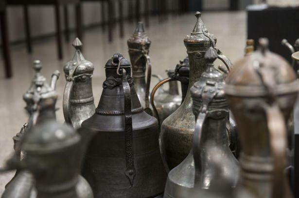 <p>Topçu, müzeyi meydana getirirken amaçlarının, özgün ve faydalı bir şey yapmak olduğunu belirterek, "Koleksiyonumuz, sadece suya odaklandı, dolayısıyla 'Adell Su Kültürü, Su Medeniyeti Koleksiyonu' adı altında bunun etkinlikleri, kitapları, yayınları, su kullanım bilinci ve geçmişten günümüze ecdadımızın, geçmiş dönemlerde Anadolu'da yaşayan tüm güzel insanların yaşamlarının değdiği, dokunduğu eserlerin bugüne gelmesiyle böyle bir koleksiyon oluştu" diye konuştu.</p>
<p> </p>