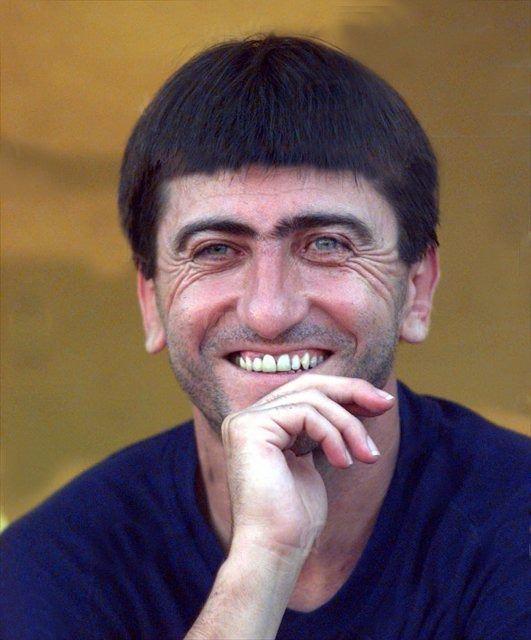 <p>Fenerbahçe Teknik Direktörü Rıdvan Dilmen (1999)</p>