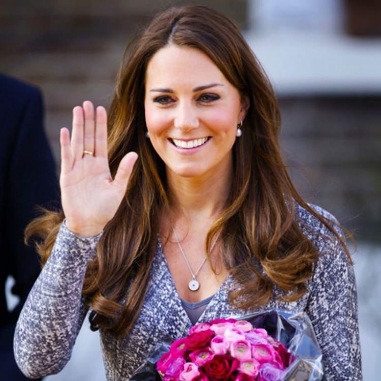 <p>Cambridge Düşesi Kate Middleton'un saç stilisti saç bakımında yapılan 9 hatayı açıkladı. </p>
