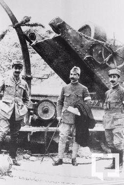 <p>Türklerin Tahrip Ettiği Top - 1915</p>
<p> </p>

