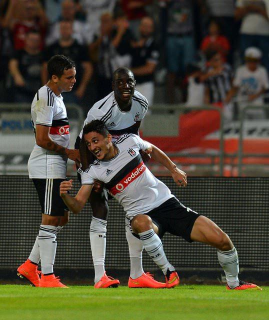 <p>demba ba diye öyle bi bağırdım ki, babam duysa bana 1 kere bile bu kadar içten baba demedin derdi...</p>
<p> </p>