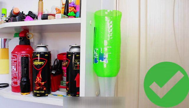 <p>plastik şişeyi şekildeki gibi keserek pratik çözüm sağlayabilirsiniz.</p>

<p> </p>
