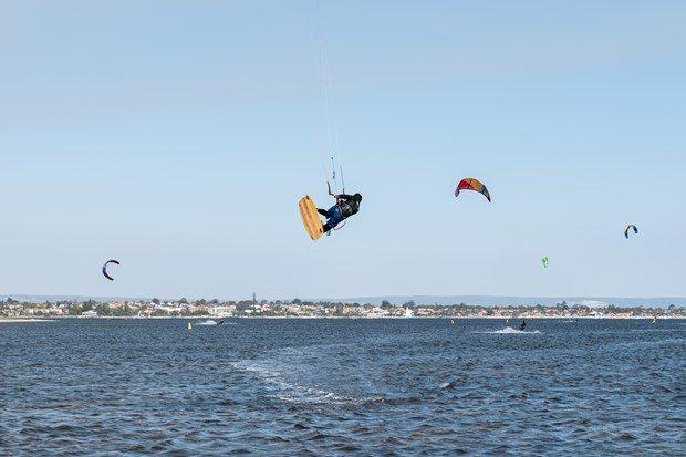 <p>Kitesurf (Akyaka)</p>
