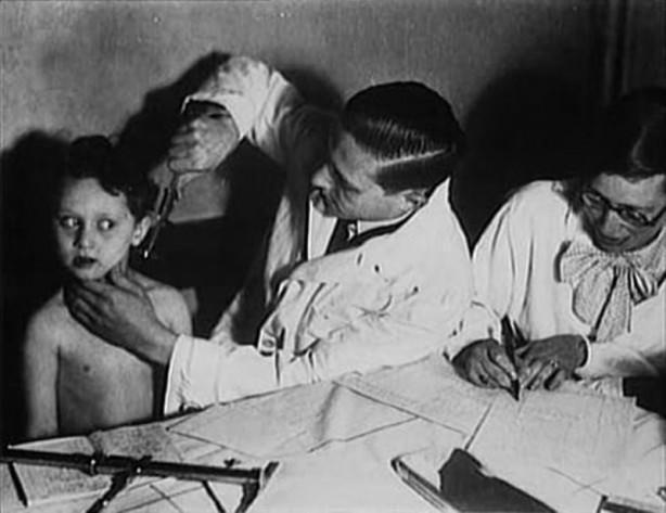 <p>Nazi döneminde yaptığı acımasız deneylerle "Ölüm Meleği" lakabını alan Nazi doktor Josef Mengele'nin kemikleri adli tıp derslerinde kullanılıyor</p>
