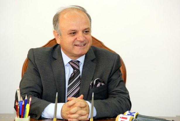 <p>Kırşehir Valisi Özdemir Çakacak Mersin Valisi</p>
<p> </p>