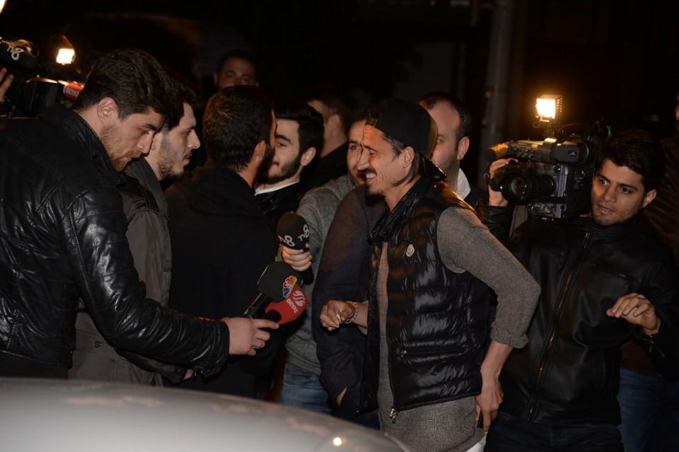 <p>Barcelonalı yıldız, kutlamada kardeşinin de rol aldığı 'Eşkıya Dünyaya Hükümdar Olmaz' dizisine hayranlığını konuşturdu.</p>

<p> </p>
