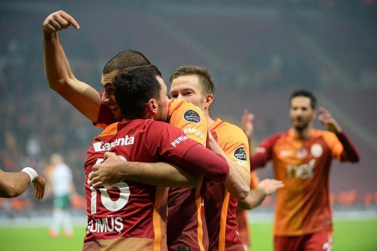 <p>Süper Lig: Galatasaray<br />
<br />
(Süper Lig'de 59 Yıl)</p>
