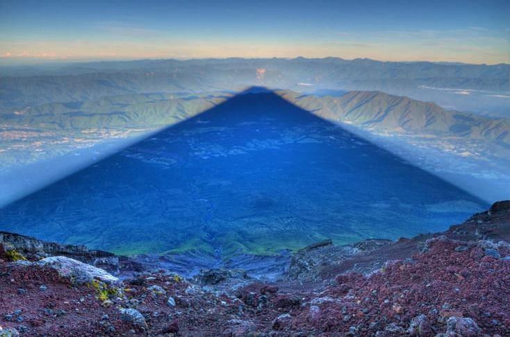 <p>Fuji Dağı'nın gölgesi, Japonya</p>
